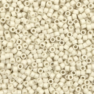 Perles Miyuki delicas 11/0 Opaque luster linen beige DB-261