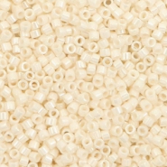Perles Miyuki delicas 11/0 Opaque dark cream beige DB-732