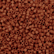 Perles Miyuki d&eacute;licas 11/0 Opaque sf dyed sienna brown DB-794