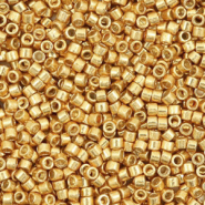 Perles Miyuki d&eacute;licas 11/0 Galvanized yellow gold DB-410