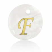 Pendentifs coquillage specials lettre F Dor&eacute;-blanc (couleur naturelle)