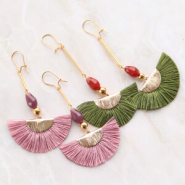 Sets d'inspiration Boucles d’oreilles tendance avec de nouveaux pompons !