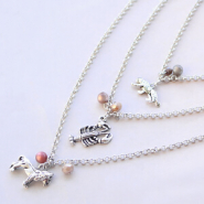 Sets d'inspiration  Bracelets et colliers avec des breloques en métal