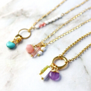 Sets d'inspiration Création de boucles d'oreilles et de colliers avec des pendentifs en pierre naturelle