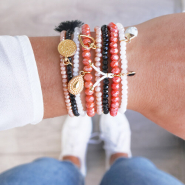 Sets d'inspiration Lancez-vous avec les bracelets perles à facettes super tendance
