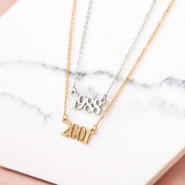 Sets d'inspiration Créez des bijoux tendance personnalisés avec les connecteurs en forme d’année