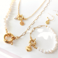 Sets d'inspiration Lancez-vous avec les apprêts en métal DQ, le jaseron et les perles d’eau douce ! 
