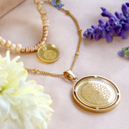 Sets d'inspiration Créez des sets de bijoux luxueux avec cette magnifique collection Fleur de naissance