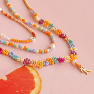 Sets d'inspiration Ainsi vous créez des colliers pour l’été avec des perles de rocailles