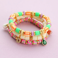 Sets d'inspiration Voici comment créer une collection de bracelets avec des perles en polymère