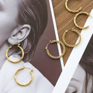 Nouveau Yes! De boucles d'oreilles en acier inoxydable