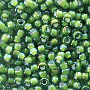 Perles de rocailles Miyuki 8/0 Fancy lined soft chartreuse green 8-3764