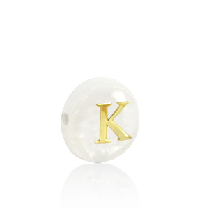 Perles coquillage lettre K Dor&eacute;-blanc (couleur naturelle)
