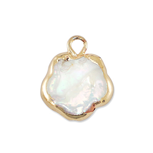 BQ Perles d'eau douce breloque fleur Dor&eacute;-Blanc naturel