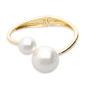 Bracelets en m&eacute;tal avec imitations perles Dor&eacute;-blanc