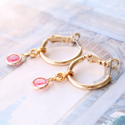 Faire des bijoux color&eacute;s ? Cr&eacute;ez des bijoux avec les nouveaux pendentifs en verre Crystal Glass DQ