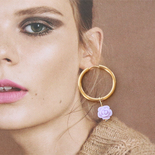 Confectionnez de ravissants bracelets et bagues avec les nouvelles perles roses :