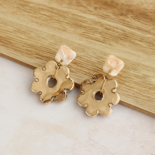 Comment utiliser les fleurs en c&eacute;ramique DQ grecque pour cr&eacute;er des bijoux &eacute;l&eacute;gants ?