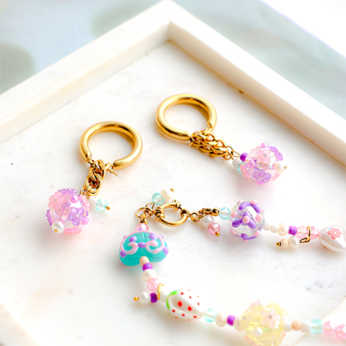 Inspiration bijoux avec des perles acryliques