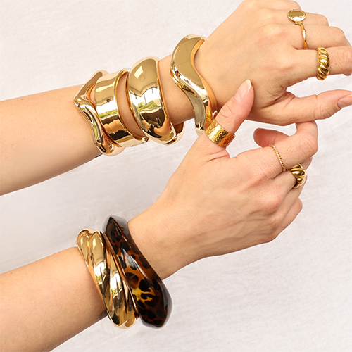 Laissez-vous inspirer par les bracelets en r&eacute;sine et m&eacute;tal