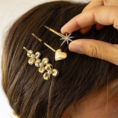 D&eacute;couvrez toutes les combinaisons possibles avec nos nouveaux accessoires cheveux
