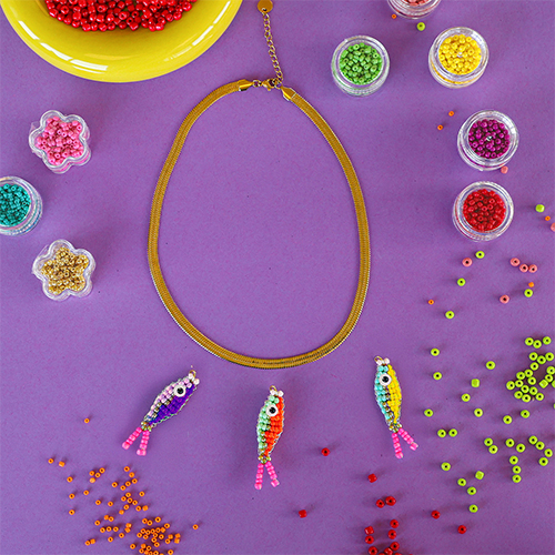 Cr&eacute;er des bijoux d&rsquo;&eacute;t&eacute; avec des perles de rocailles en verre