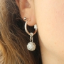 Bijoux avec des perles de strass et des perles acryliques nacr&eacute;es