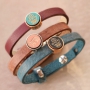 Bijoux d&rsquo;hiver avec cabochons en bois, bracelets Cuoio et fil macram&eacute;.