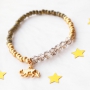 Bracelets fins de perles &agrave; facettes avec des nouvelles cartes &agrave; bijoux en th&egrave;me d&rsquo;hiver 