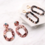Alerte tendance ! Boucles d&rsquo;oreilles en r&eacute;sine fantaisies