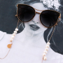 Jours ensoleill&eacute;s ! Cordons &agrave; lunettes de soleil DIY avec perles coquillage Cauri, pompons, macram&eacute; et plus !