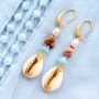 Pr&eacute;parez-vous pour la plage ! Fabriquez des bijoux avec des perles coquillage Cauri.