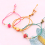 On adore ces bracelets color&eacute;s avec des perles en p&acirc;te polym&egrave;re !