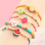 On adore ces bracelets color&eacute;s avec des perles en p&acirc;te polym&egrave;re !