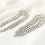 Bracelets et boucles d&rsquo;oreilles brillants avec de la cha&icirc;ne strass !