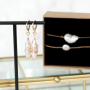Subtil et &eacute;l&eacute;gant : bijoux &agrave; faire soi-m&ecirc;me avec des pierres Quartz aura