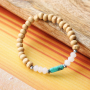 Lancez-vous avec les perles en bois et confectionnez de superbes bracelets