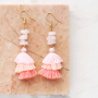 Confectionnez des boucles d&rsquo;oreilles avec des pompons 3 couches et votre collection sera pr&ecirc;te pour l&rsquo;&eacute;t&eacute;