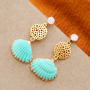 Colliers et boucles d&rsquo;oreilles avec la derni&egrave;re collection de pendentifs coquillage :