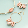 Voici comment confectionner des bijoux d&rsquo;&eacute;t&eacute; avec nos perles coquillage :