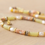 Confectionnez un magnifique bijou d&rsquo;&eacute;t&eacute; avec ces perles heishi en pierre naturelle :