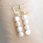 Inspiration pour la confection d&rsquo;accessoires pour cheveux et de boucles d&rsquo;oreilles avec des perles d&rsquo;eau douce : 