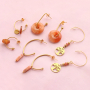 Ces boucles d&rsquo;oreilles peuvent &ecirc;tre confectionn&eacute;es avec la nouvelle collection d&rsquo;appr&ecirc;ts en acier inox :