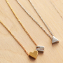 Voici comment cr&eacute;er des bijoux personnalis&eacute;s avec les nouvelles perles initiales en acier inox :