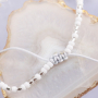 Vous allez pouvoir confectionner ceci avec la toute nouvelle collection de perles Polaris rondelles Heishi :
