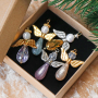 Ces boucles d&rsquo;oreilles d&rsquo;hiver et ces anges peuvent &ecirc;tre confectionn&eacute;s avec des perles goutte Polaris Elements et des perles &agrave; facettes :