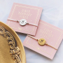Cr&eacute;ez un magnifique cadeau avec la nouvelle collection Girls Support Girls 