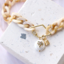 Confectionner des bijoux de caract&egrave;re avec des pendentifs fermoirs en zirconium ! 