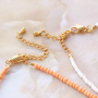 DIY : Confectionner des bijoux avec des perles roses  