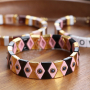 Cr&eacute;ez des bijoux originaux avec ces perles tile dans des formes et couleurs diverses